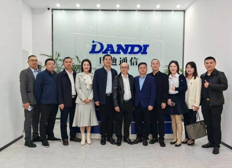 熱烈歡迎湖南省臨澧縣縣委書(shū)記李雨初及常德市人民政府駐上海聯(lián)絡(luò )處領(lǐng)導一行蒞臨旦迪參觀(guān)考察”